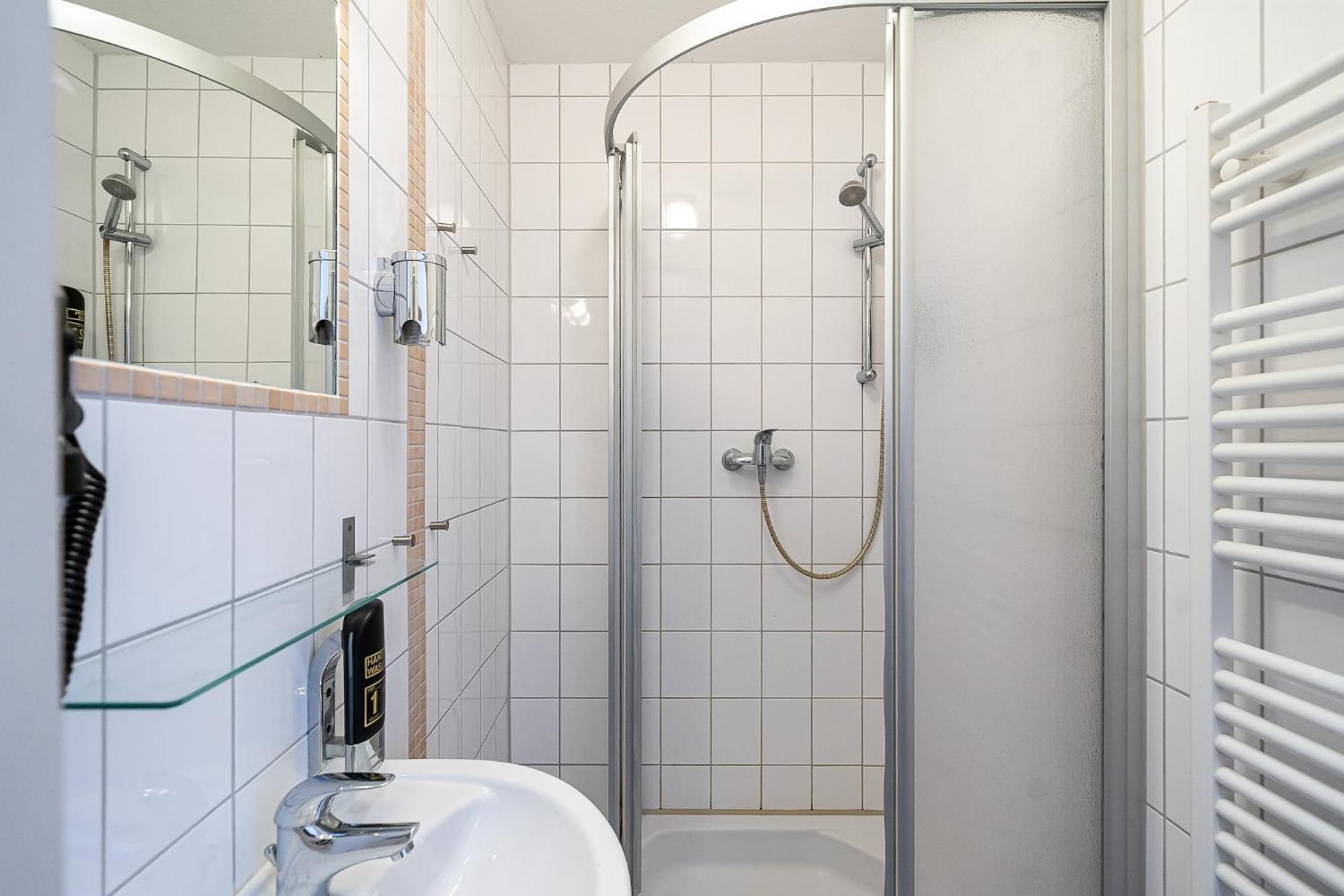 Sleepbeeone Wilhelmshaven Otel Dış mekan fotoğraf